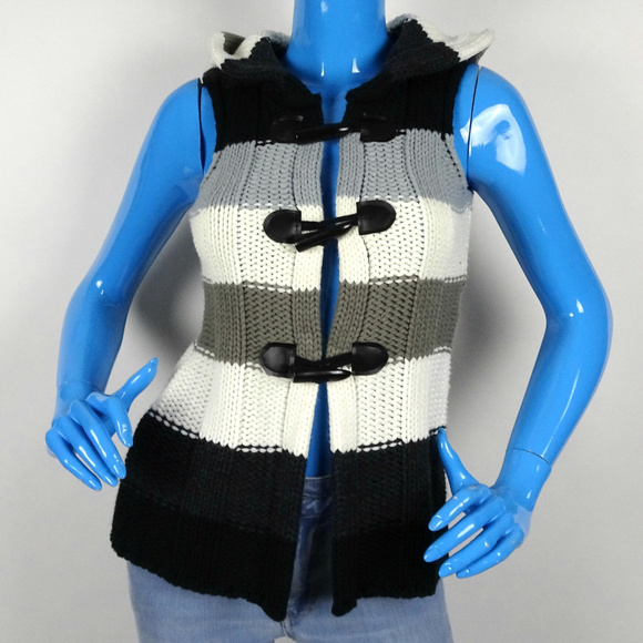 Epic Threads Chunky Knit Hooded Vest Juniors S - Picture 3 of 6